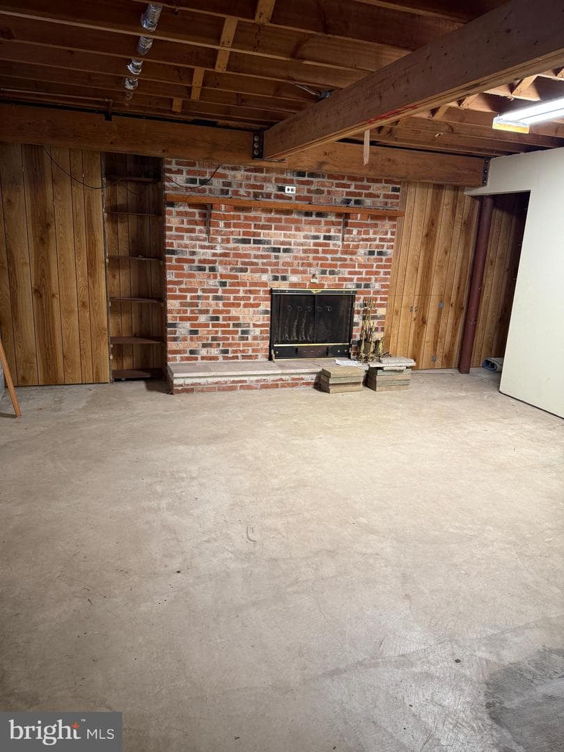 300 N Franklin Street photo 36