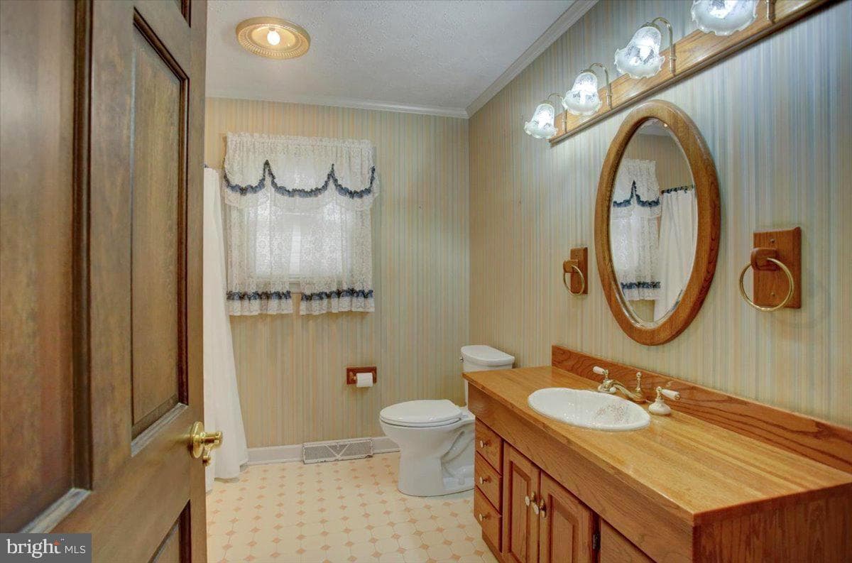 1015 Buchanan Trail East photo 38