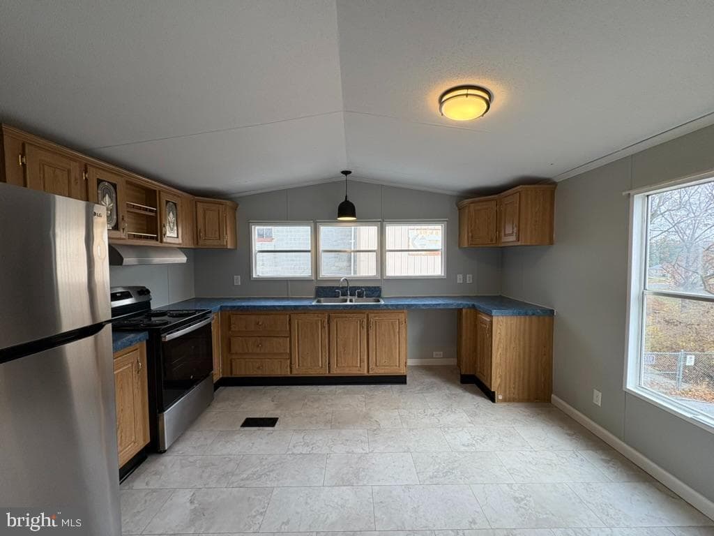 504 Cleveland Avenue Extension photo 3