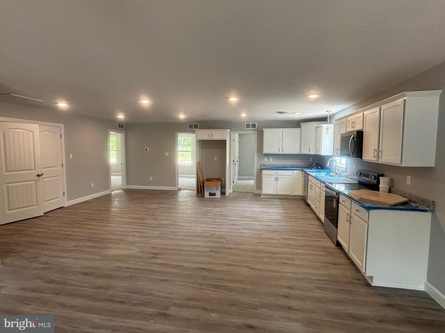 212 Grace Ann Court photo 6