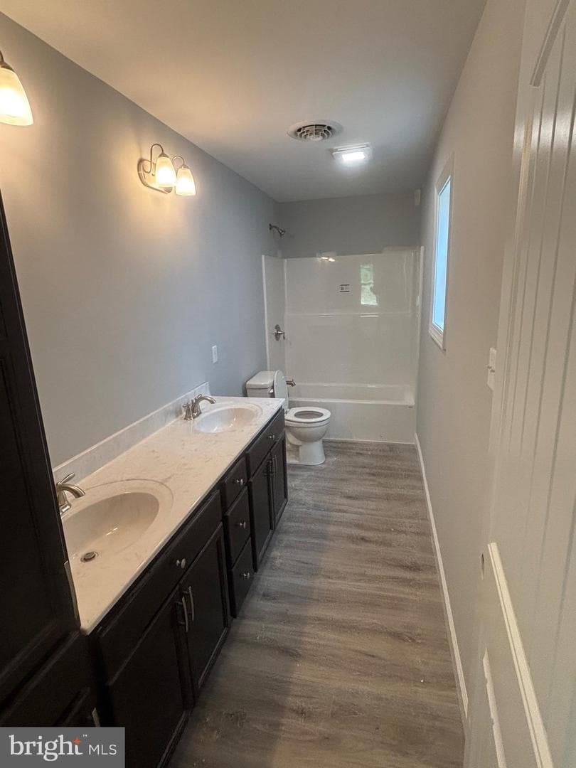 212 Grace Ann Court photo 7