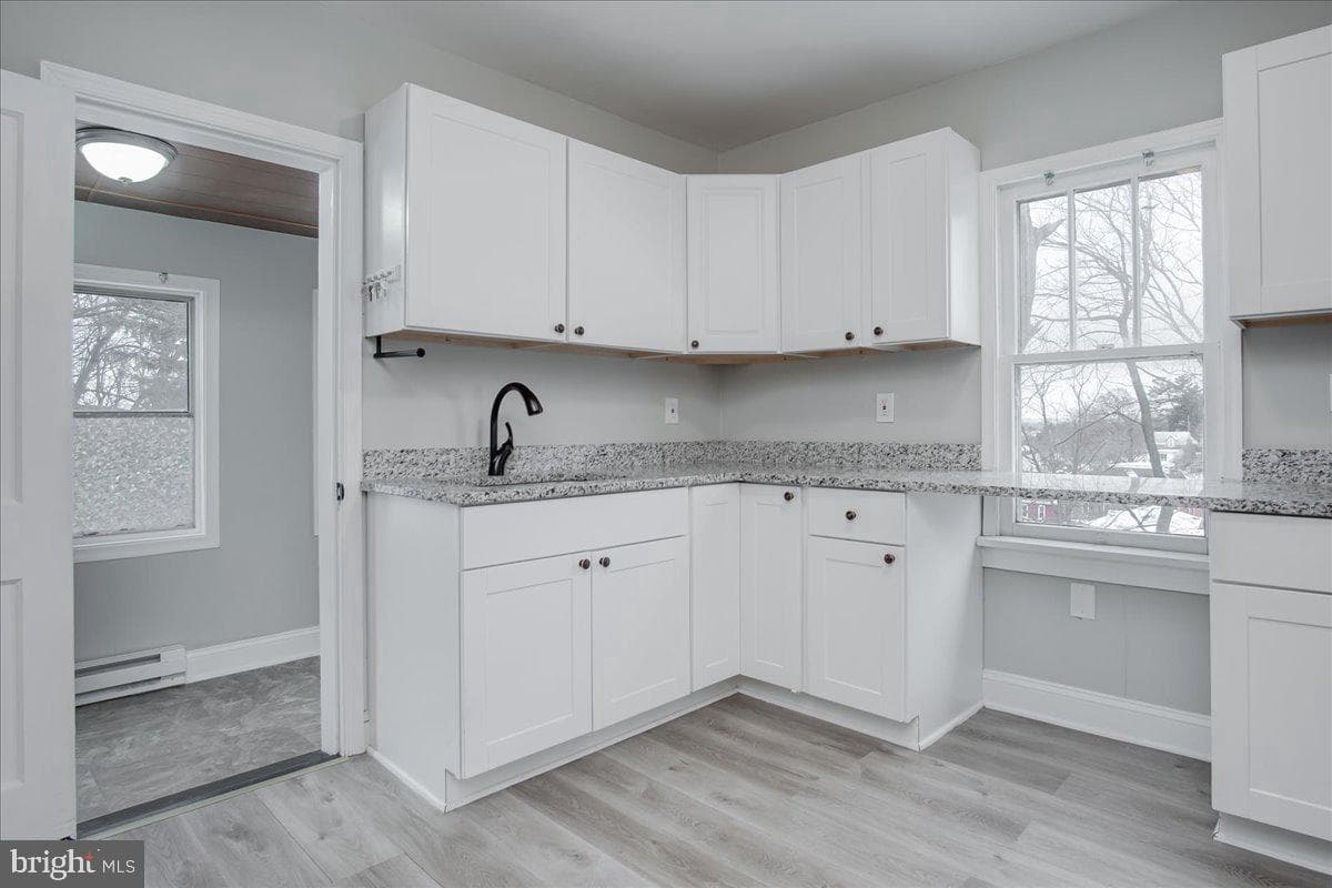 214 Mount Airy Avenue photo 9