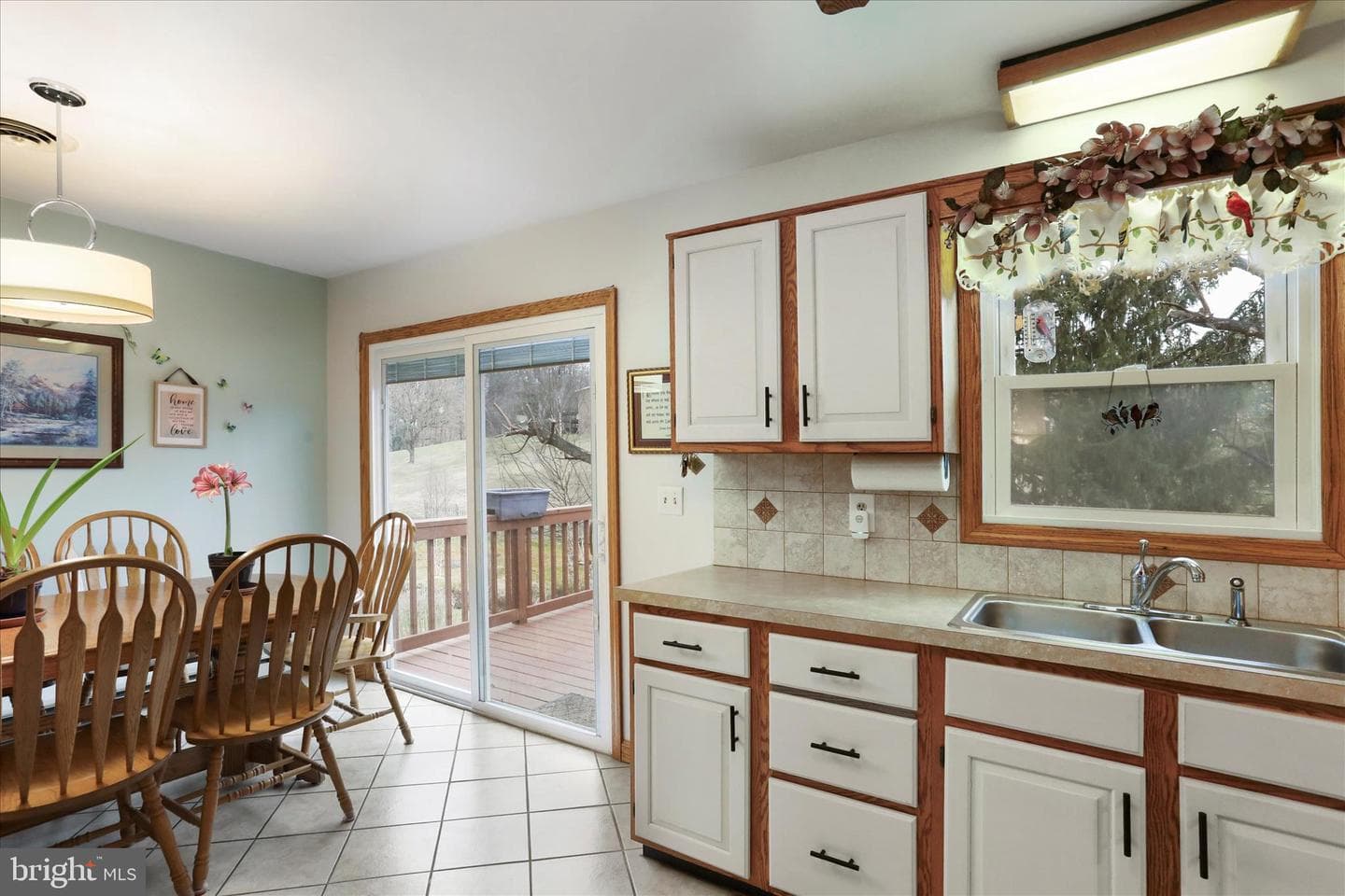 132 Jameslee Drive photo 16