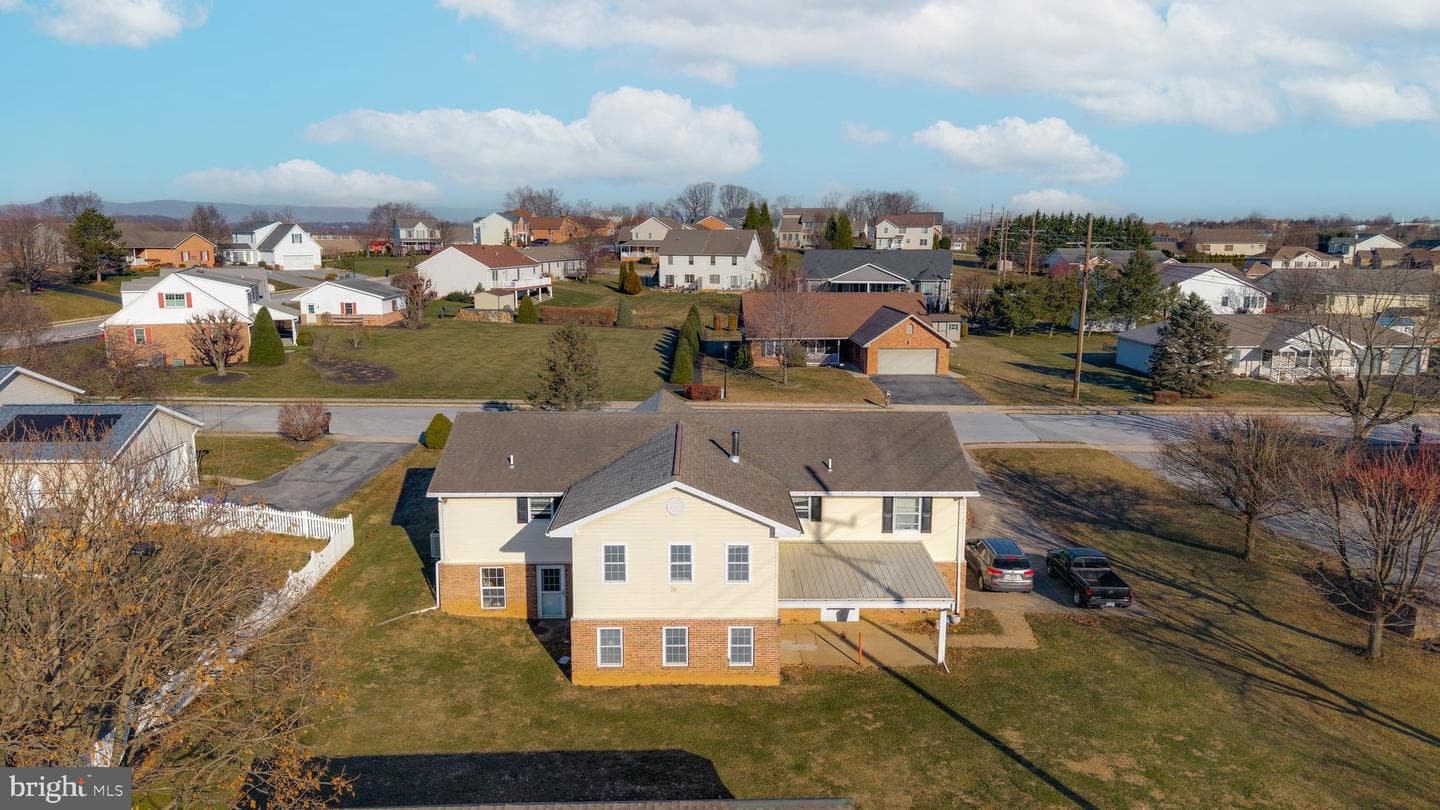 408 Carolle St photo 18