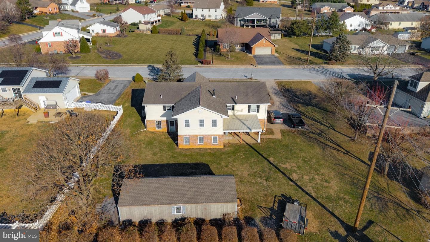 408 Carolle St photo 22