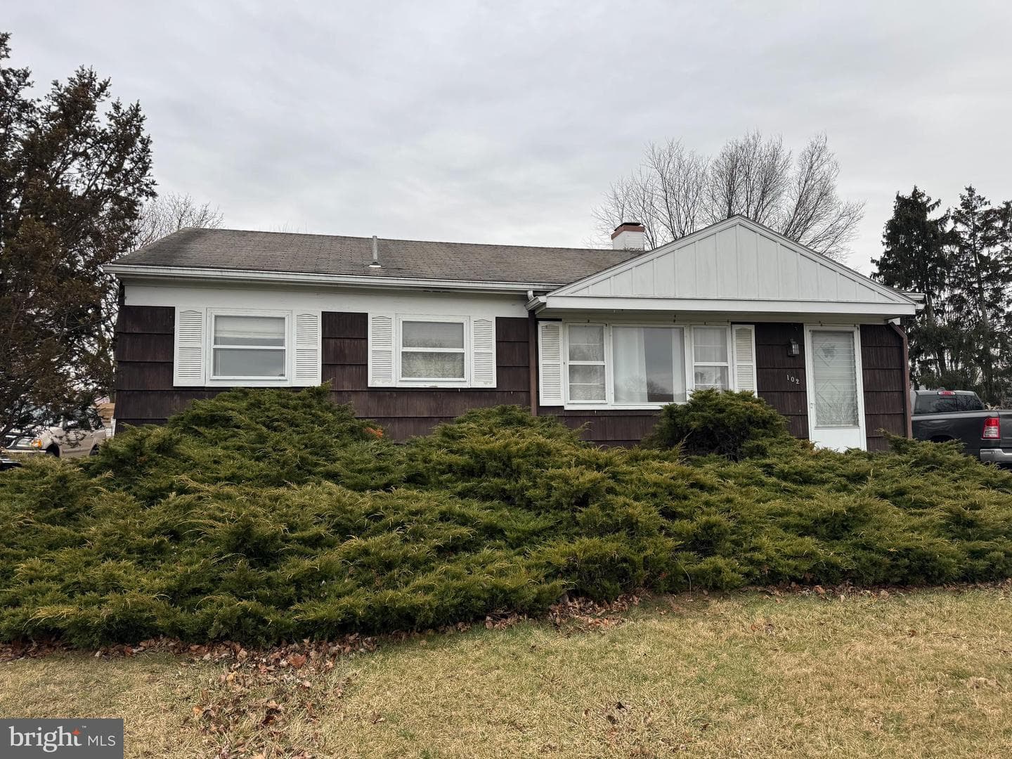 102 Lincoln Drive photo 2