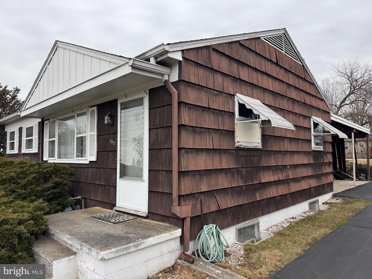 102 Lincoln Drive photo 3