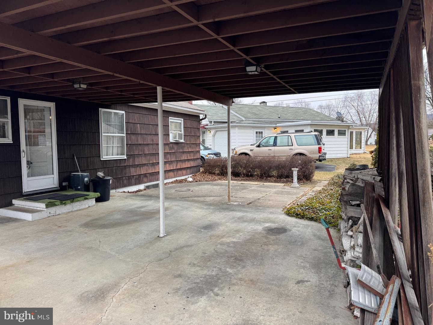 102 Lincoln Drive photo 5