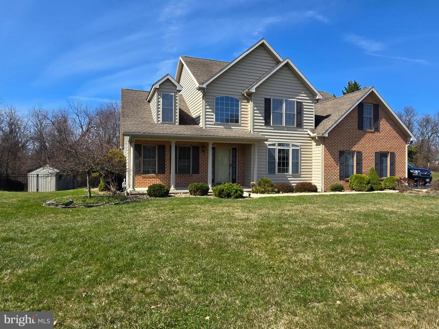 108 N Blackberry Lane photo 3