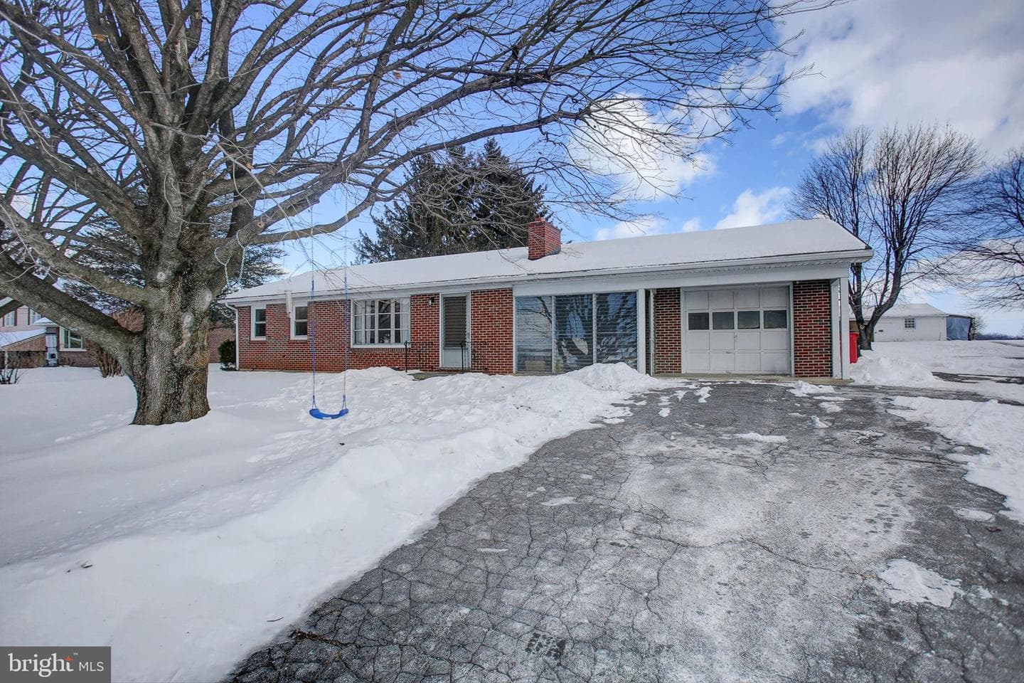 13339 W Buchanan Trail W photo 3