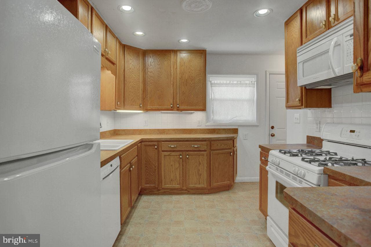 123 Lincoln Drive photo 14