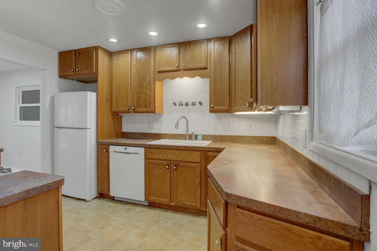 123 Lincoln Drive photo 15