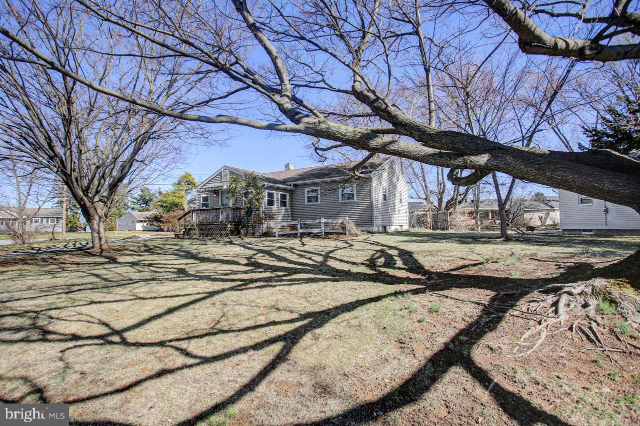 123 Lincoln Drive photo 2