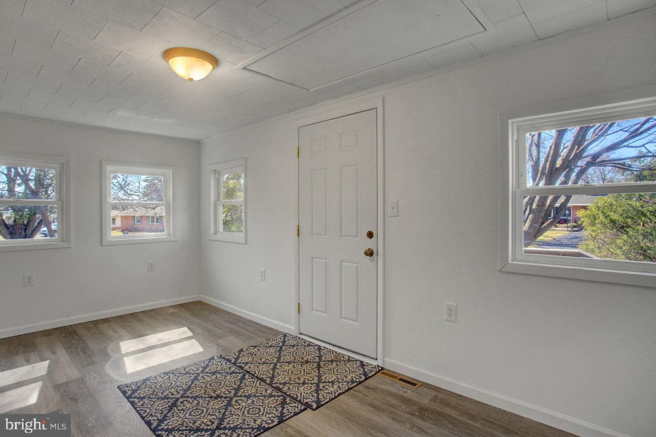 123 Lincoln Drive photo 6