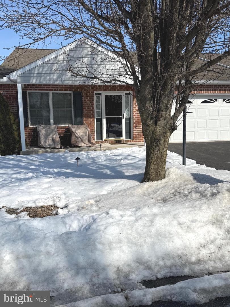 734 Golden Spring Drive N photo 3