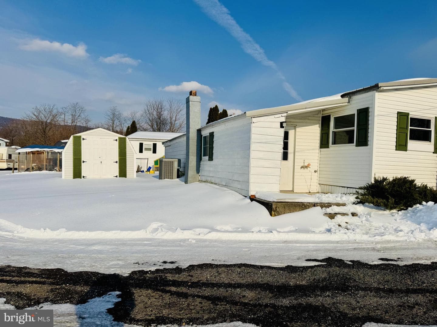 125 Anthony Highway photo 3