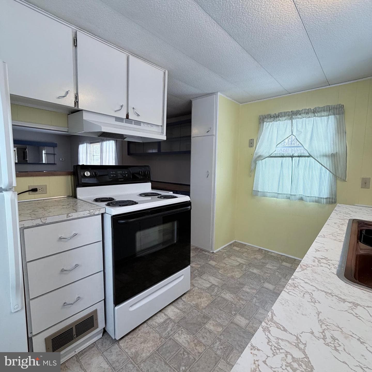 1437 Pleasant View Drive photo 19