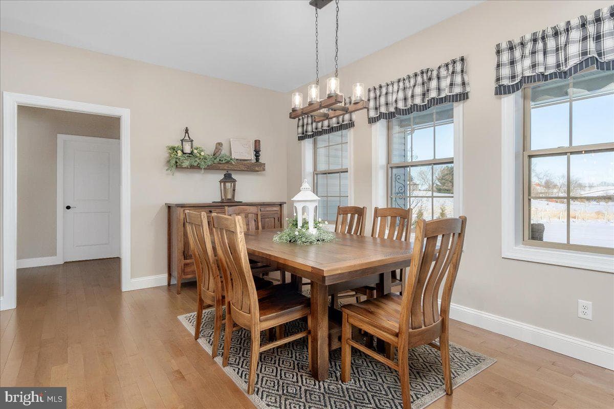 7654 Windmill Road photo 13