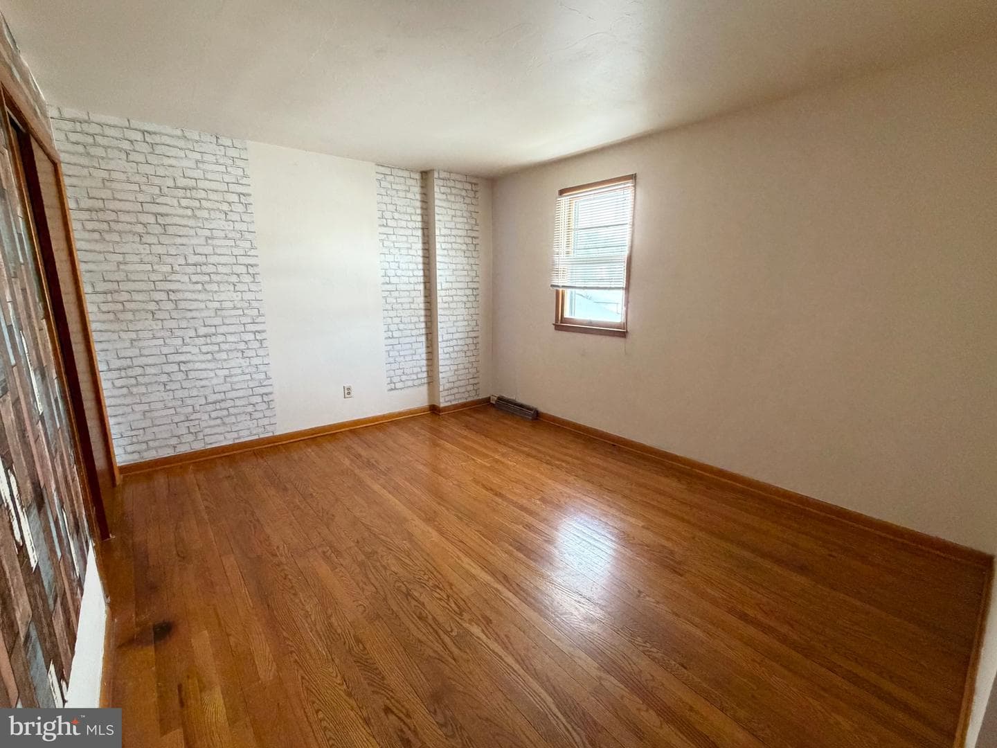 631 Hollywell Avenue photo 9