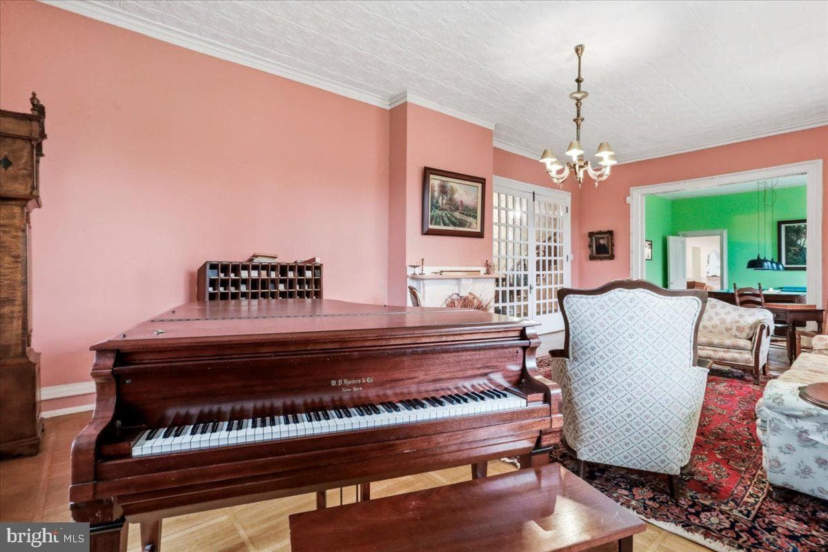 827 Philadelphia Avenue photo 21