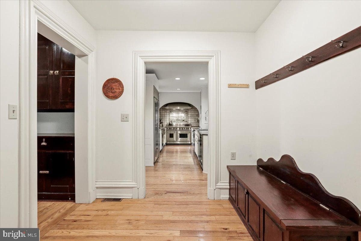 827 Philadelphia Avenue photo 35