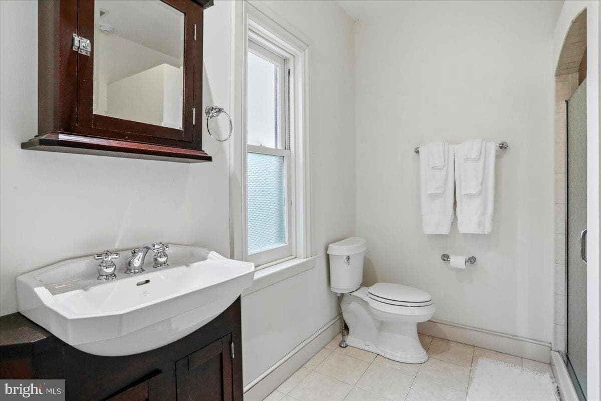 827 Philadelphia Avenue photo 42