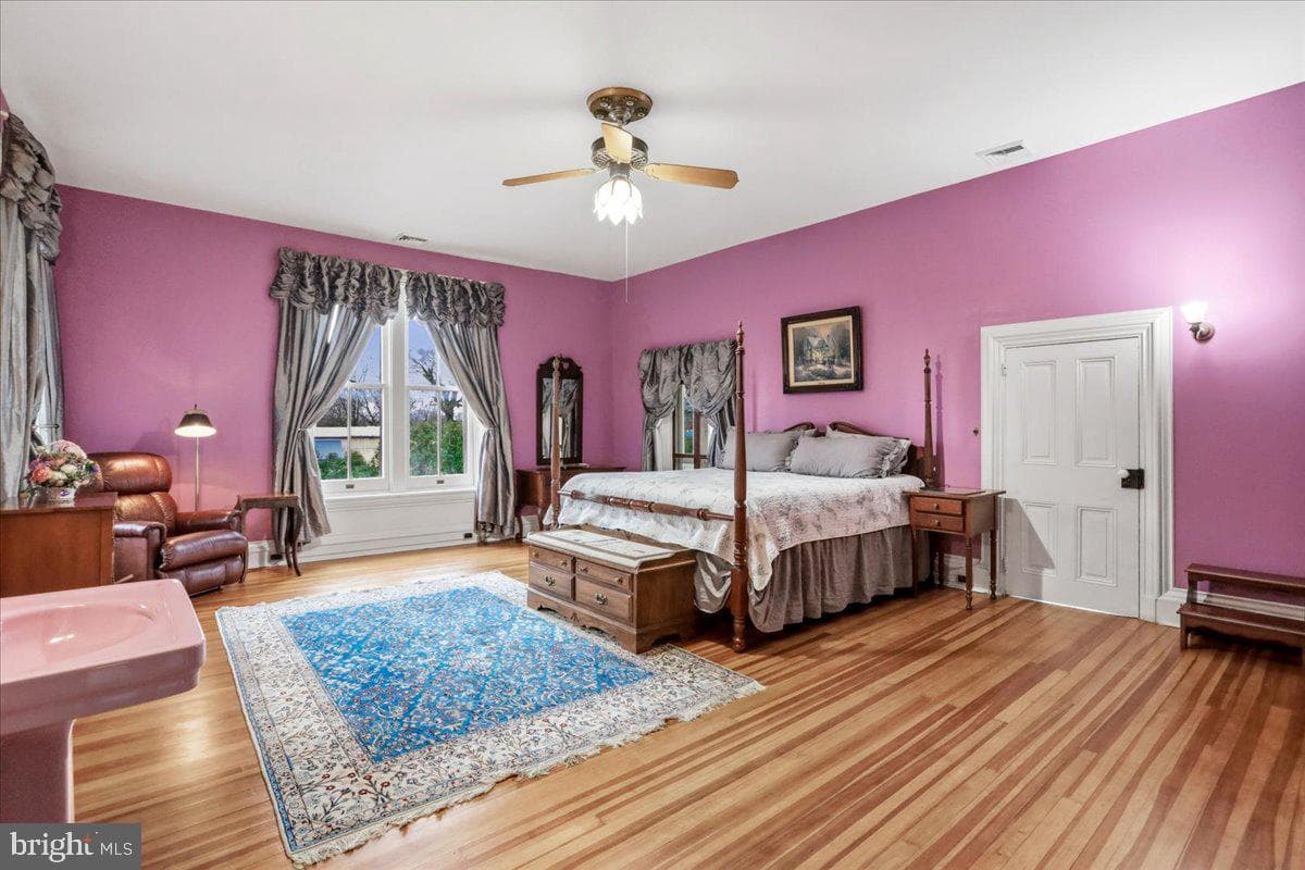 827 Philadelphia Avenue photo 43