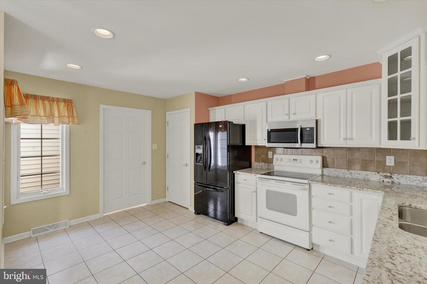 3819 Farmstead Drive photo 8