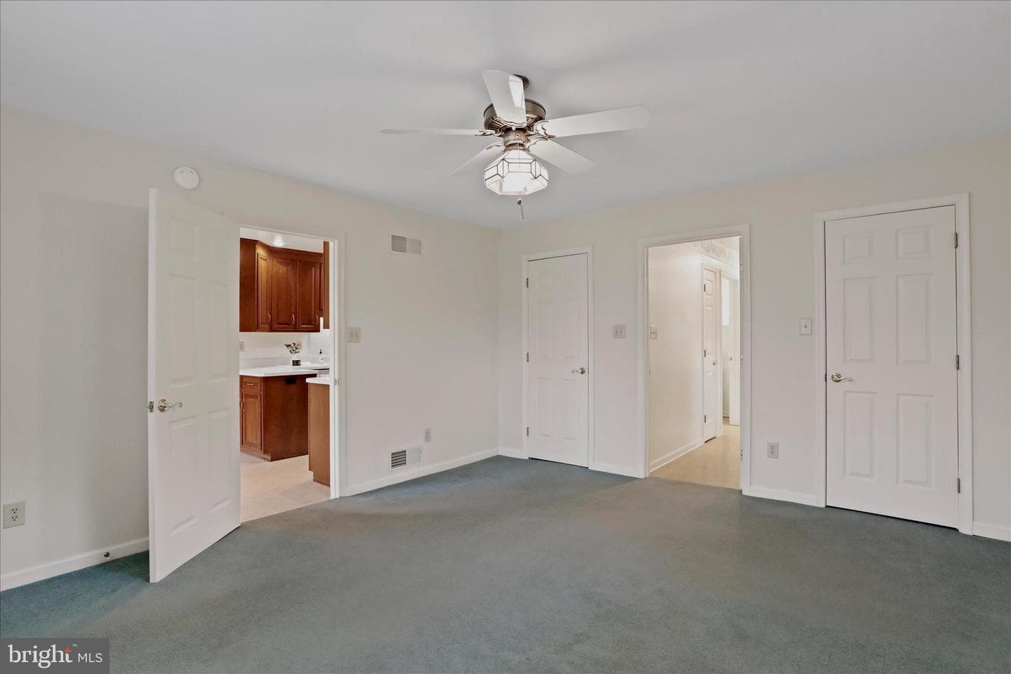 7010 Fairway Oaks photo 25