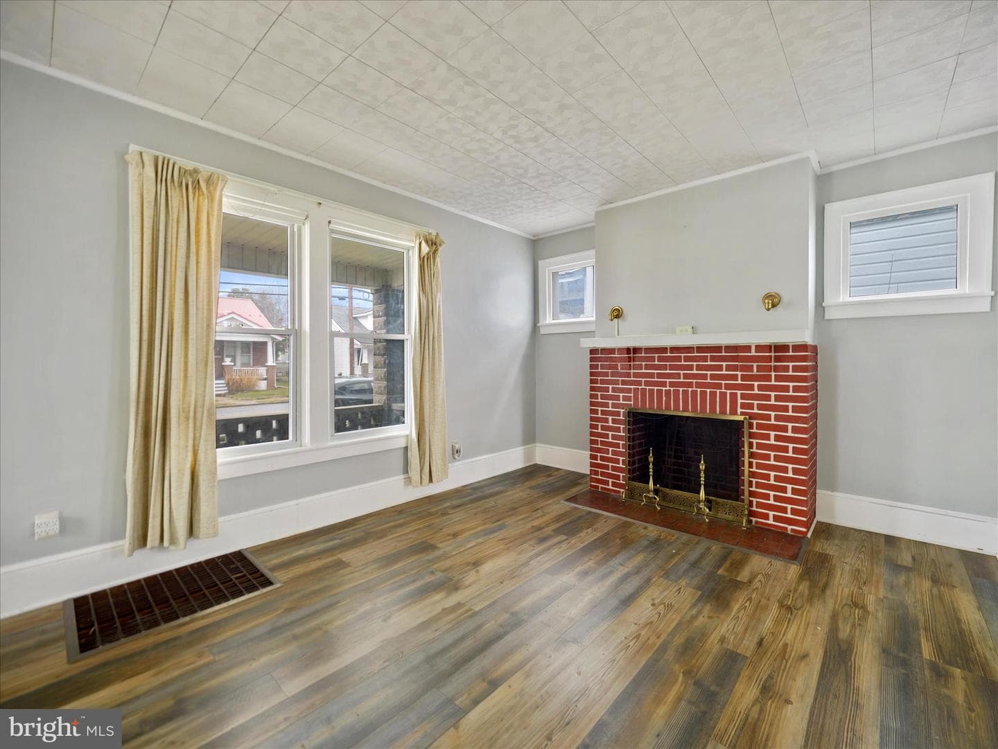 452 S Fourth Street photo 7