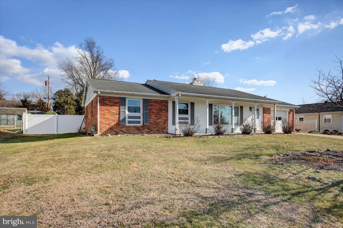 128 Hillside Drive photo 2