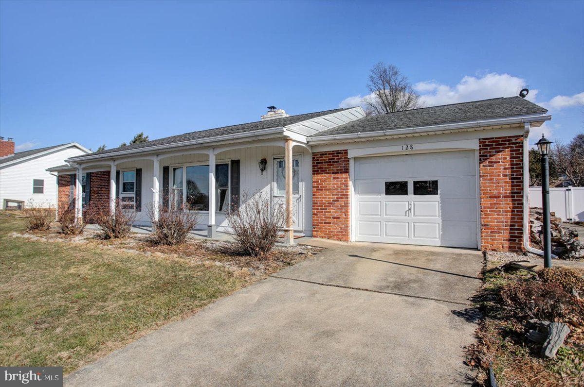 128 Hillside Drive photo 3