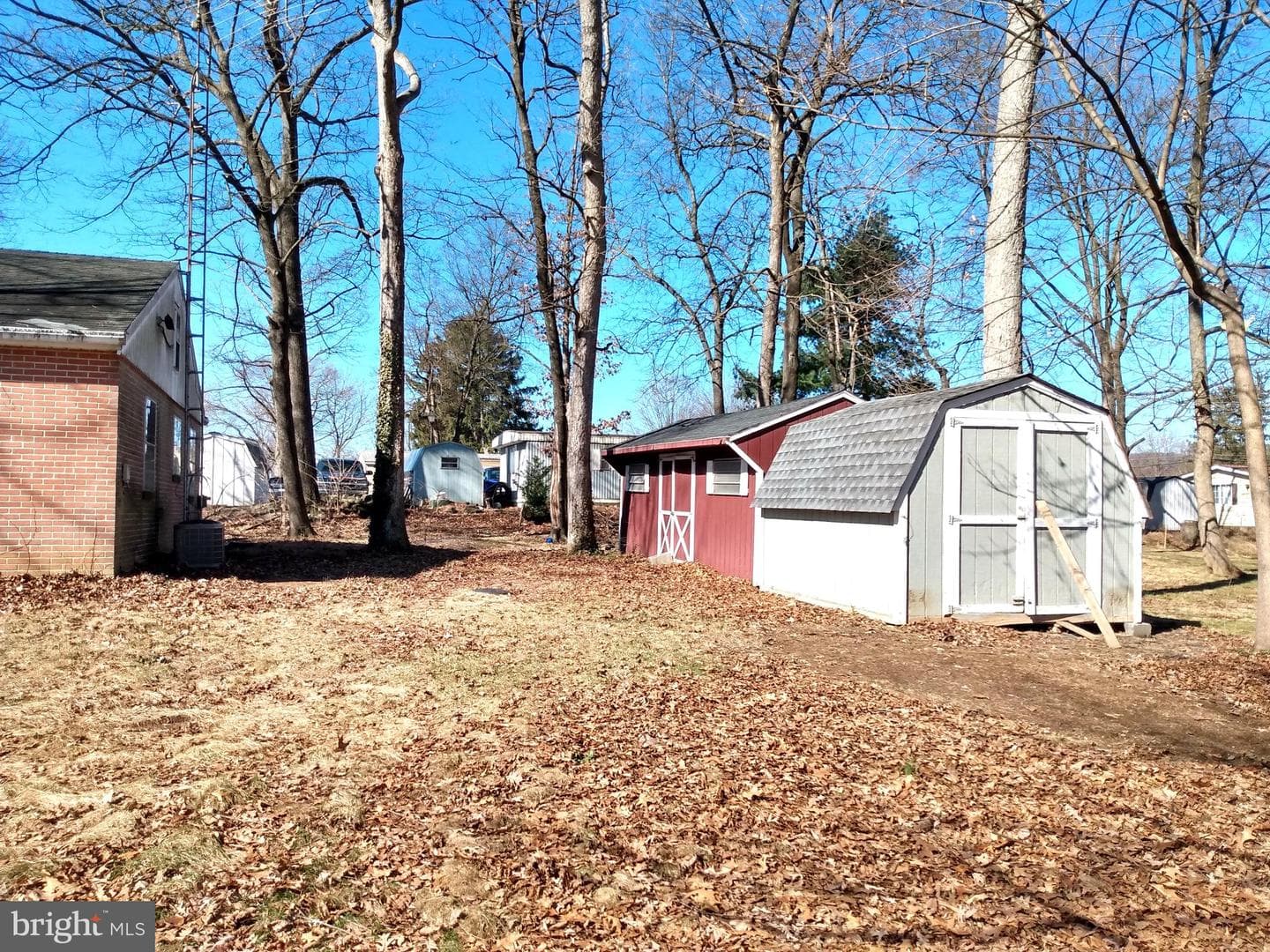 135 Oak Forest photo 19