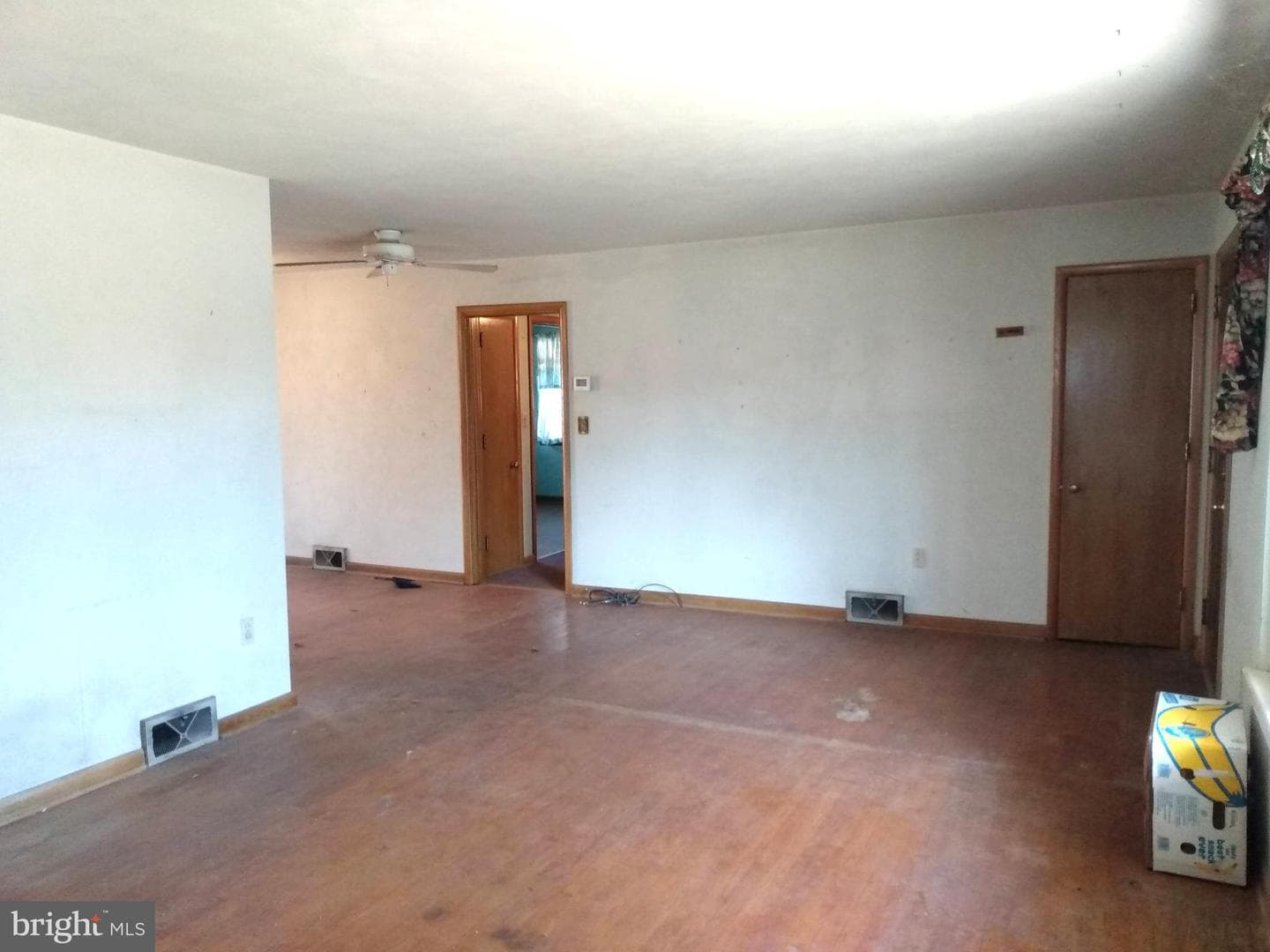 135 Oak Forest photo 5