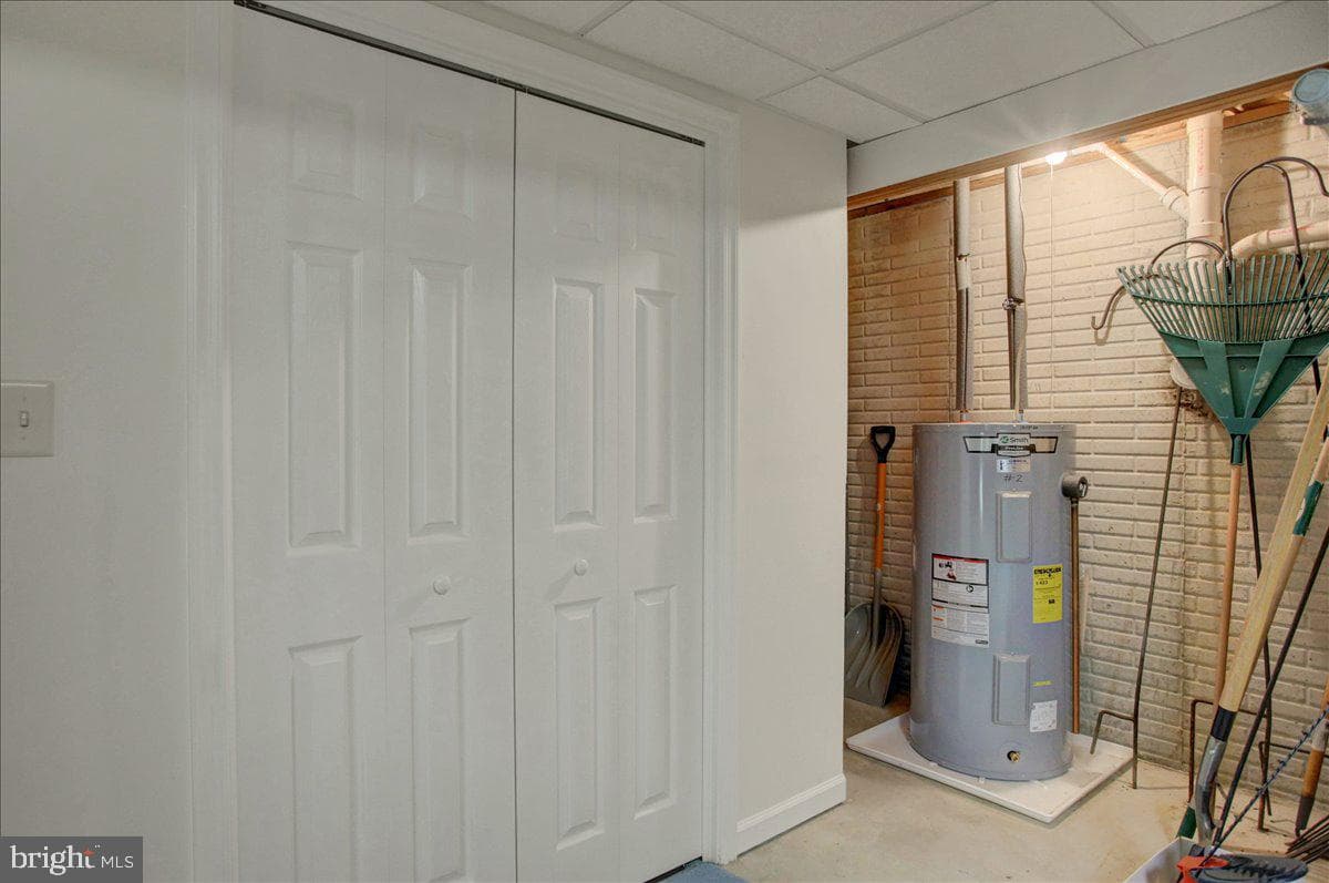 84 Monroe Drive photo 42
