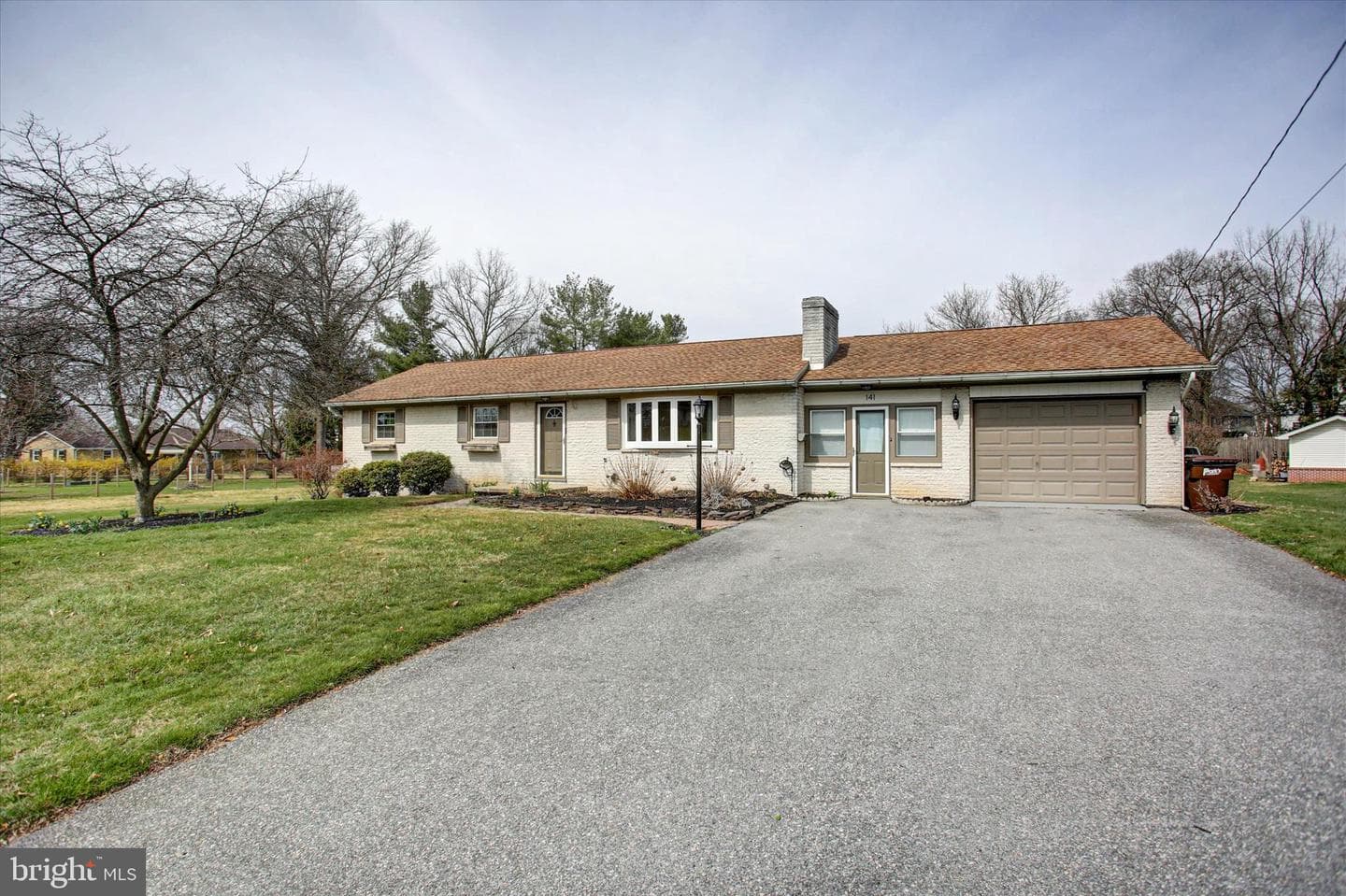 141 Apple Drive photo 2