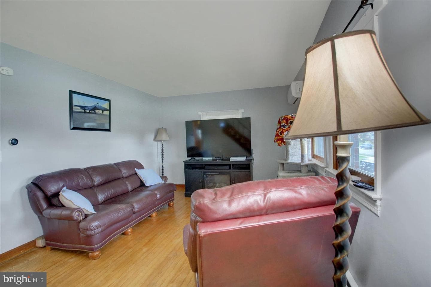 1842 Scotland Avenue photo 6
