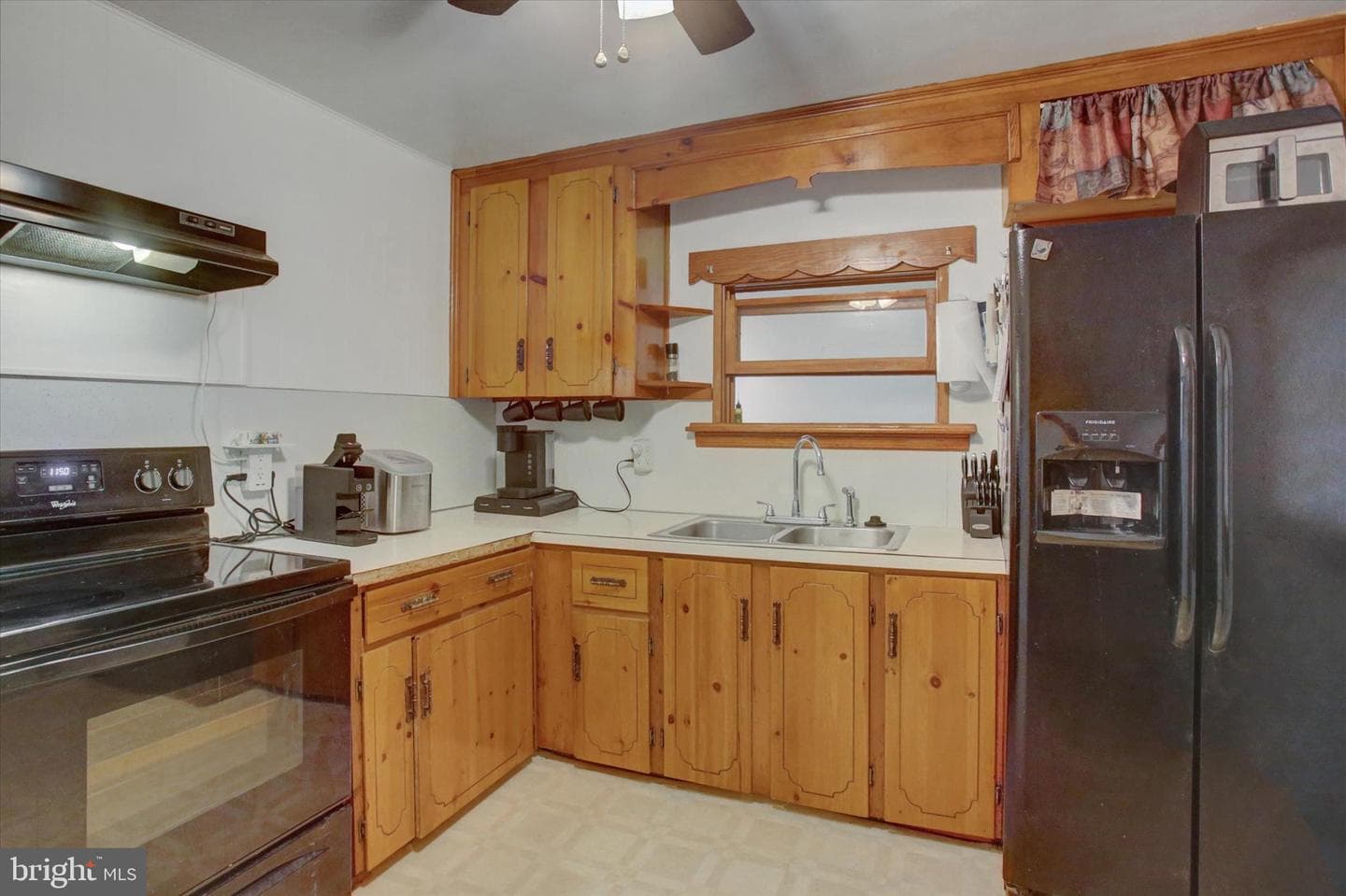1842 Scotland Avenue photo 8