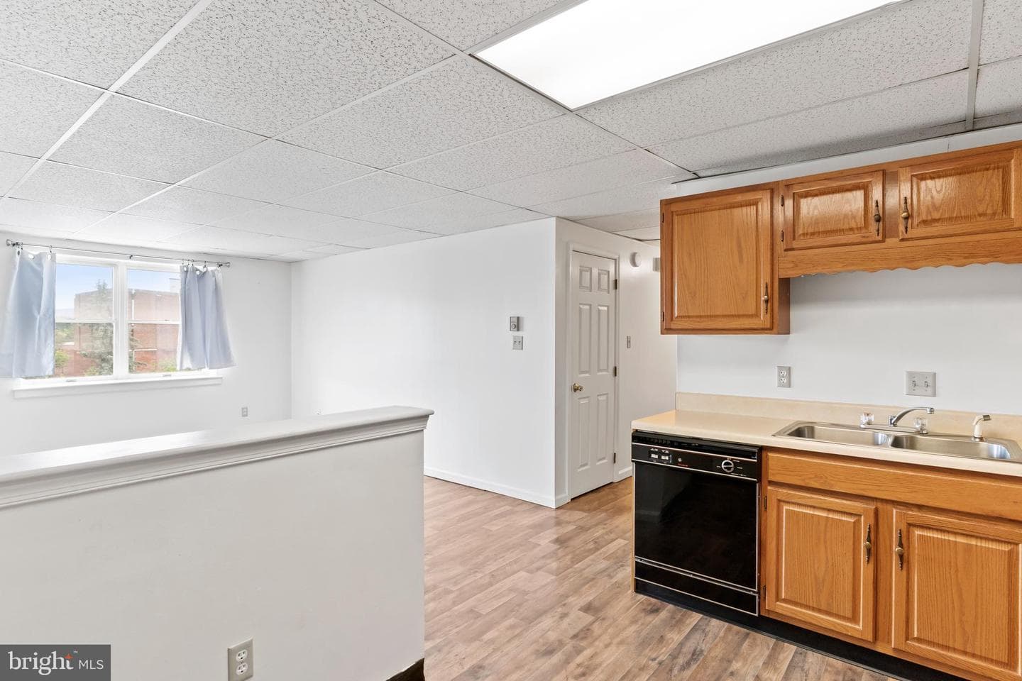 270 Second Street W photo 4