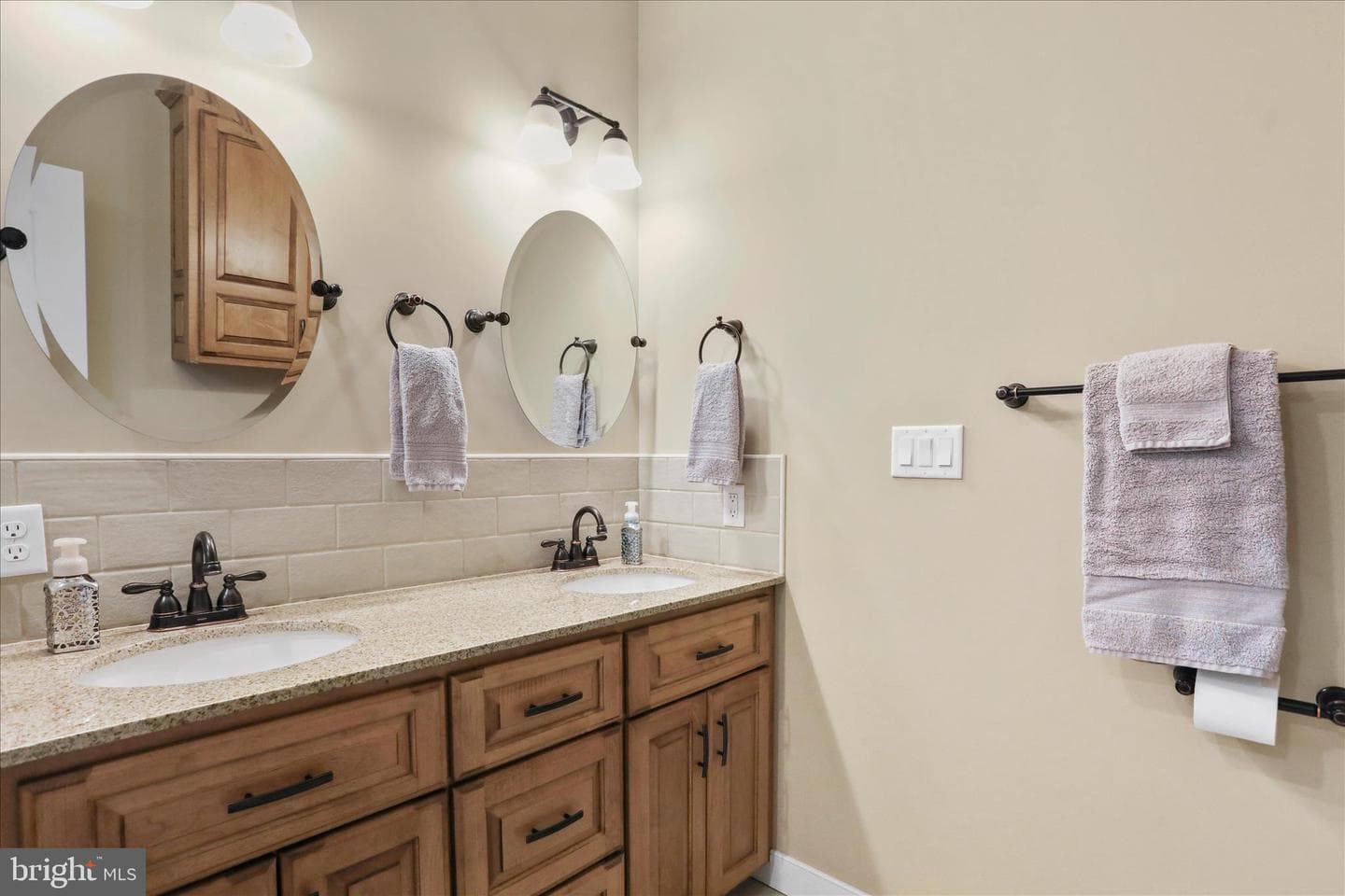 313 Toms Lane photo 31