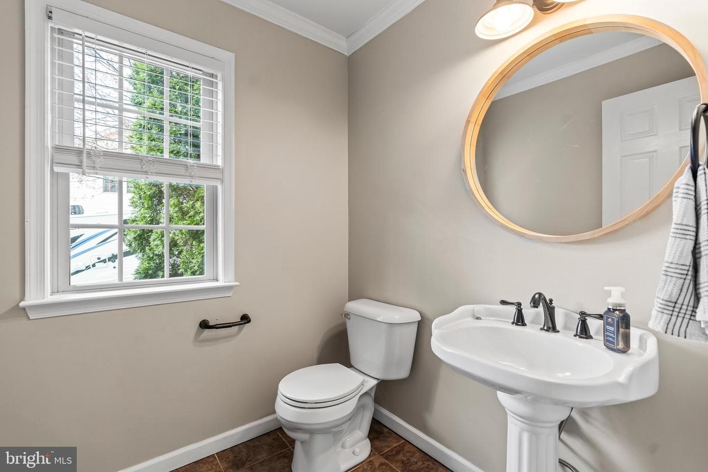 1831 Bell Avenue photo 25