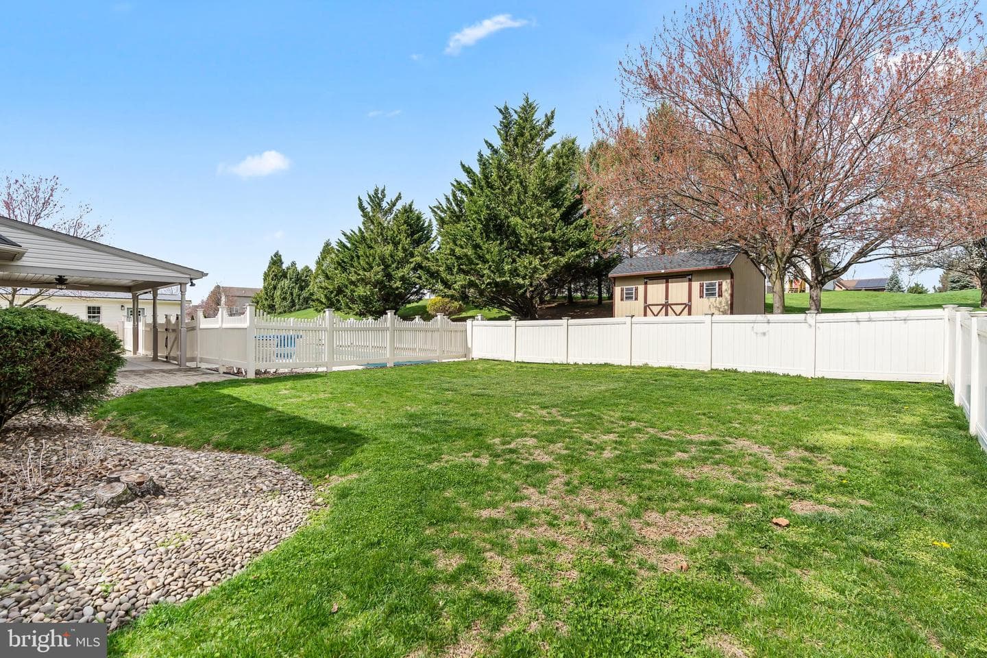 1831 Bell Avenue photo 58