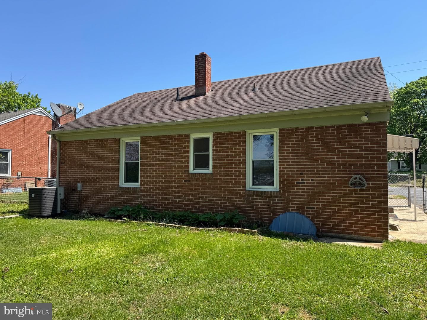 1241 S Main Street photo 28