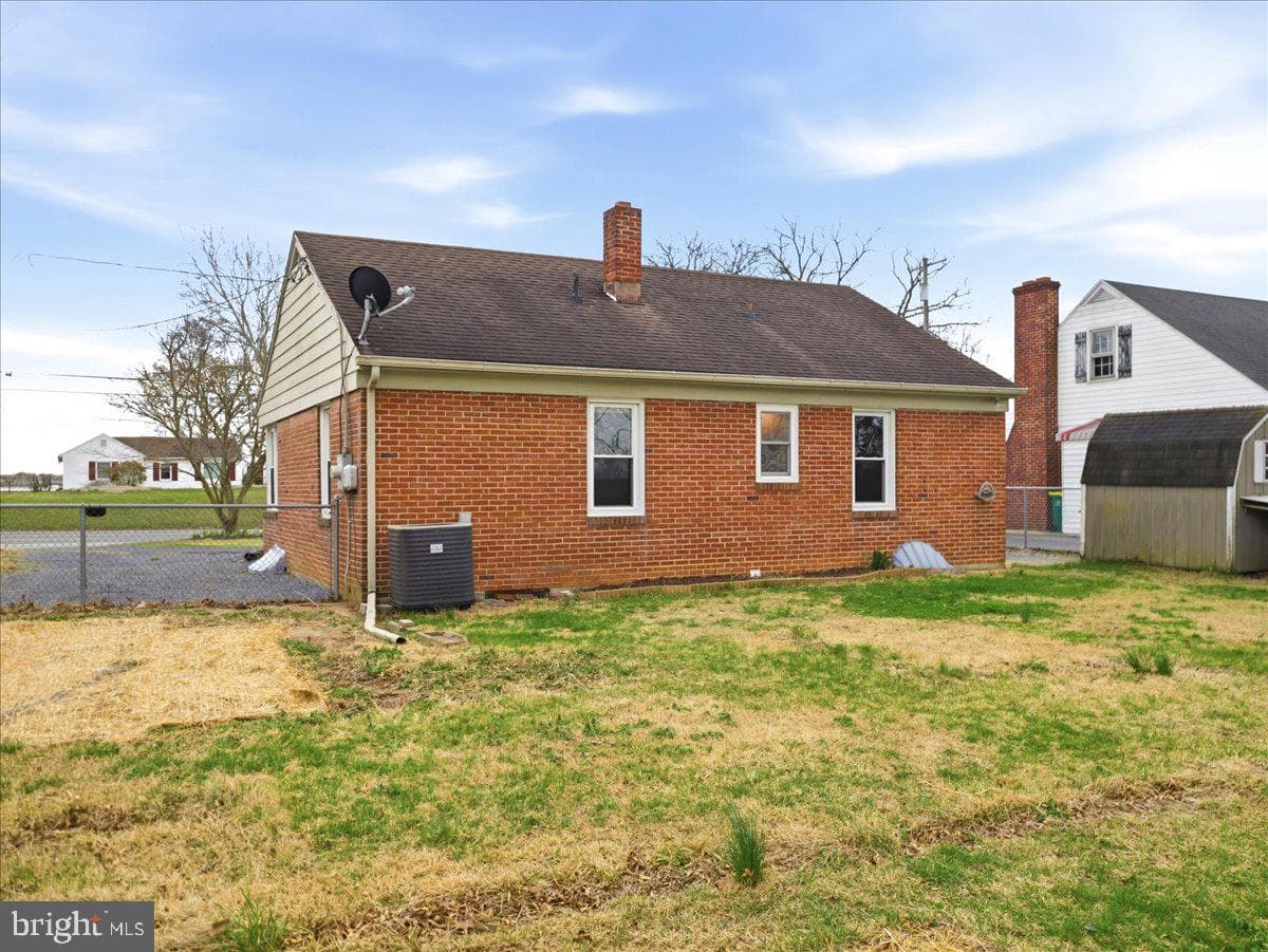 1241 S Main Street photo 40