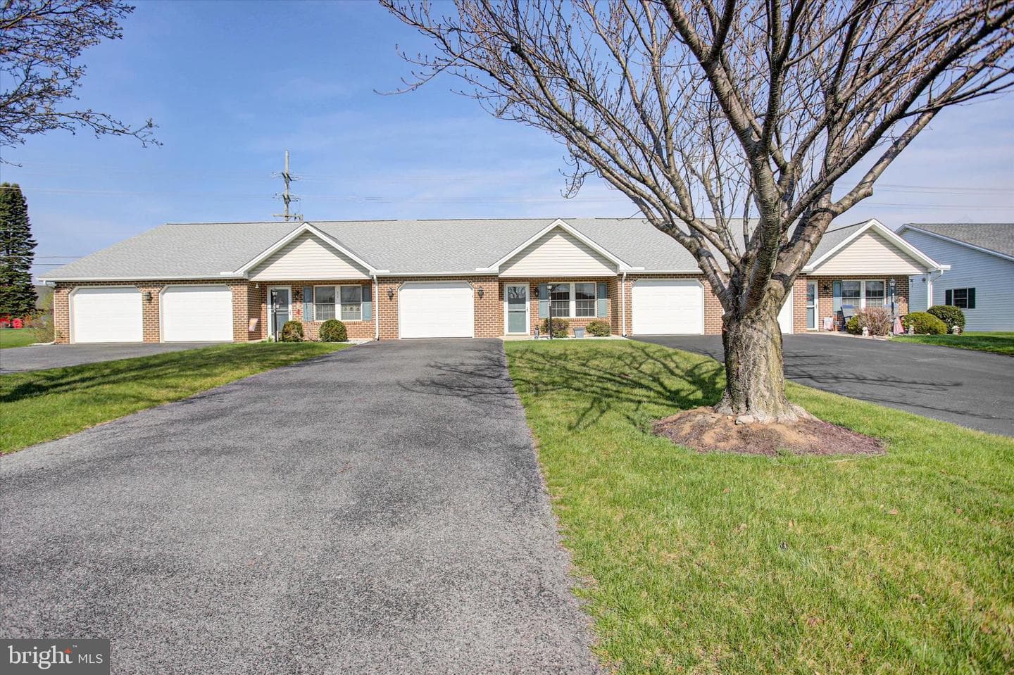 432 Kara Way photo 2