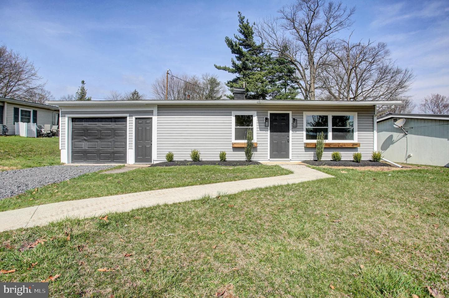 67 5th Avenue photo 2