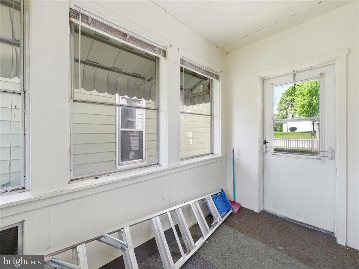 535 Center Street photo 20