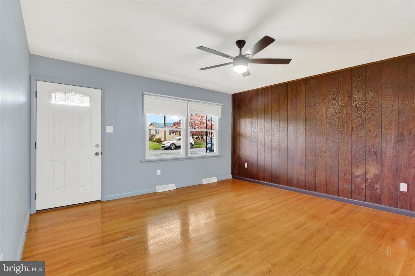 306 Cottage Street photo 5