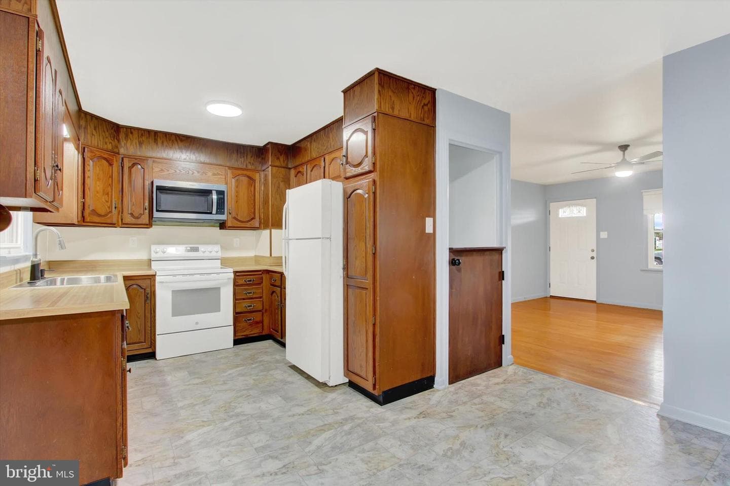306 Cottage Street photo 7