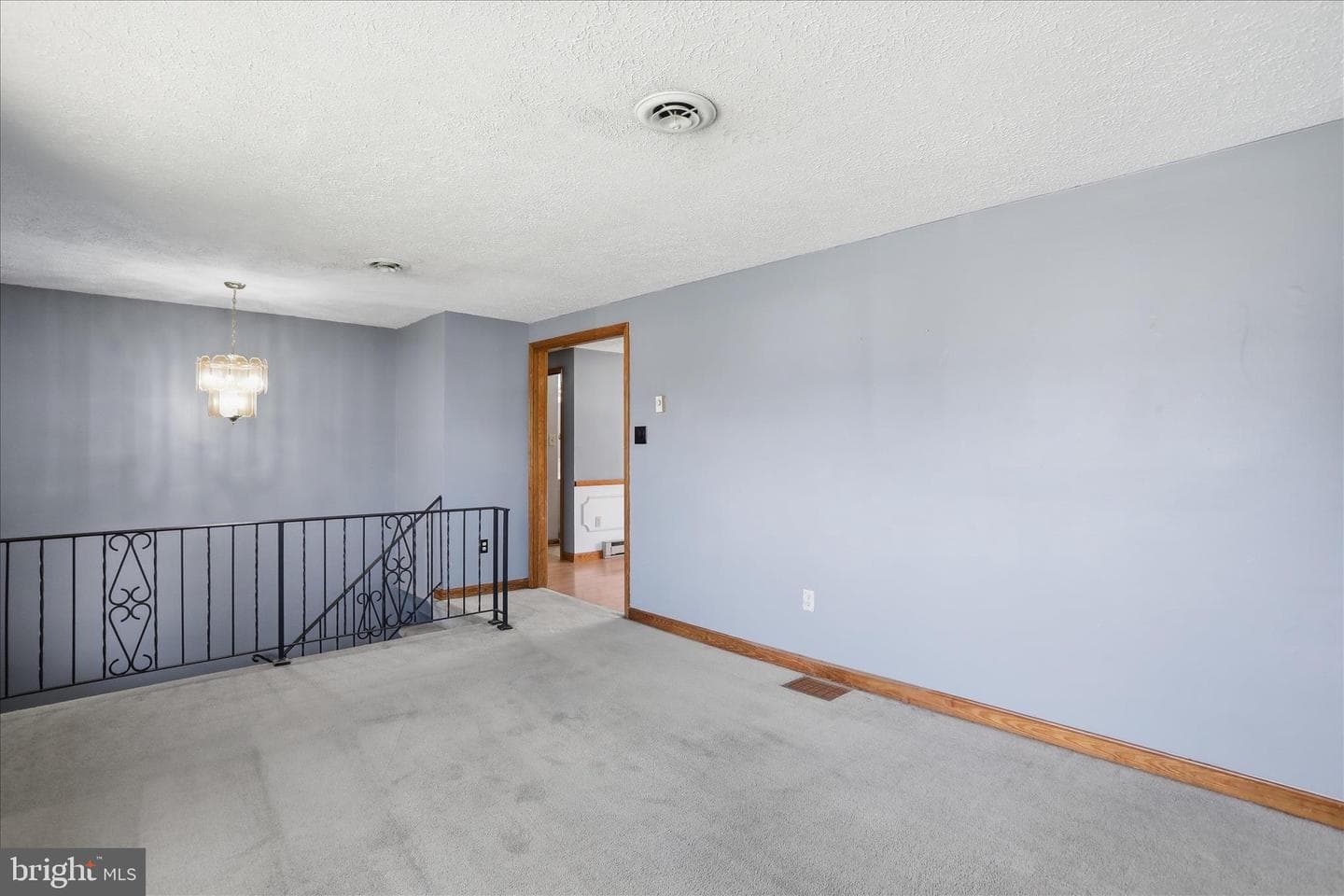 99 Jameslee Drive photo 6
